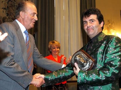 El rey Juan Carlos entrega a Xavier Sala i Martin el premio de Economía que lleva su nombre.