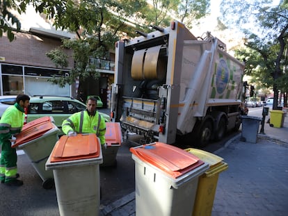Servicio de recogida de basuras en Madrid, en una imagen de 2017.