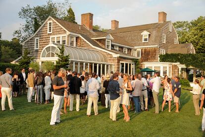 No, no es un fotograma de ‘Gossip Girl’, es uno de los lugares de proyección en el festival de los Hamptons.