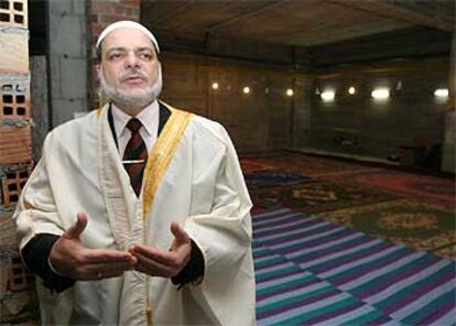 Abdul Qader Husni Qamhiyeh, imam de la mezquita de la Paz de Granada.