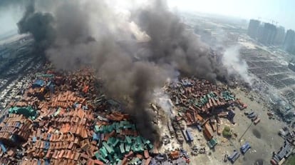 Imagen a&eacute;rea de televisi&oacute;n del a&eacute;rea afectada por las explosiones.