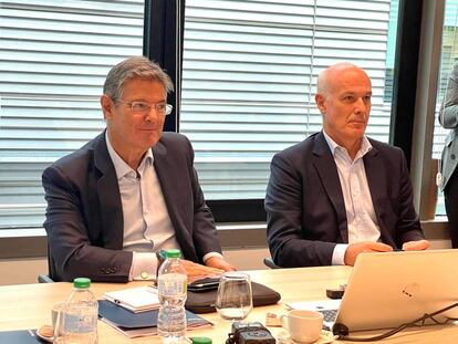 Presentación del informe de la Fundación Legálitas, con su presidente, Rafael Catalá (izquierda) y el presidente de GAD3, Narciso Michavila.