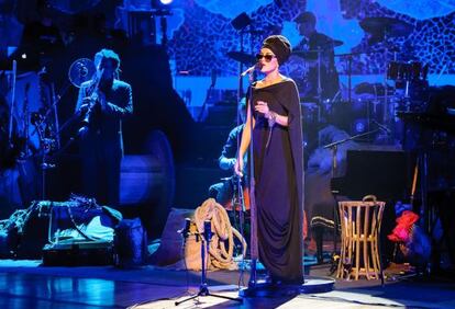 Melody Gardot, durante su actuaci&oacute;n en el Palau de la M&uacute;sica de Barcelona.  