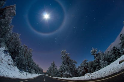 &lsquo;Cu&aacute;druple halo lunar&rsquo; (A Quadruple Lunar Halo)
 