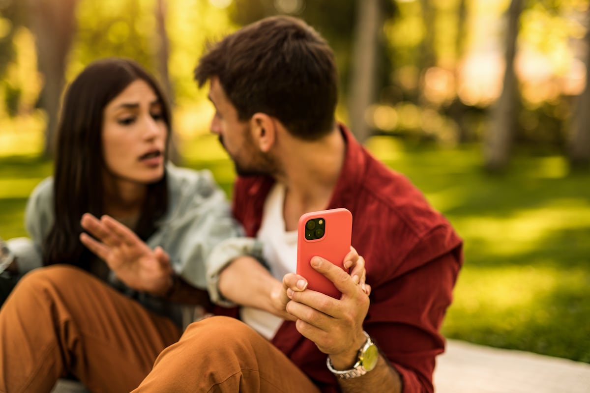 “Trucos para personas tóxicas”: por qué se viralizan los vídeos para controlar a tu pareja | Tecnología