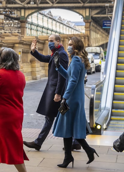 Una de las señas de identidad de la Duquesa son sus botas, muy características de todos sus looks. Estas, de tacón alto, son de Ralph Lauren.