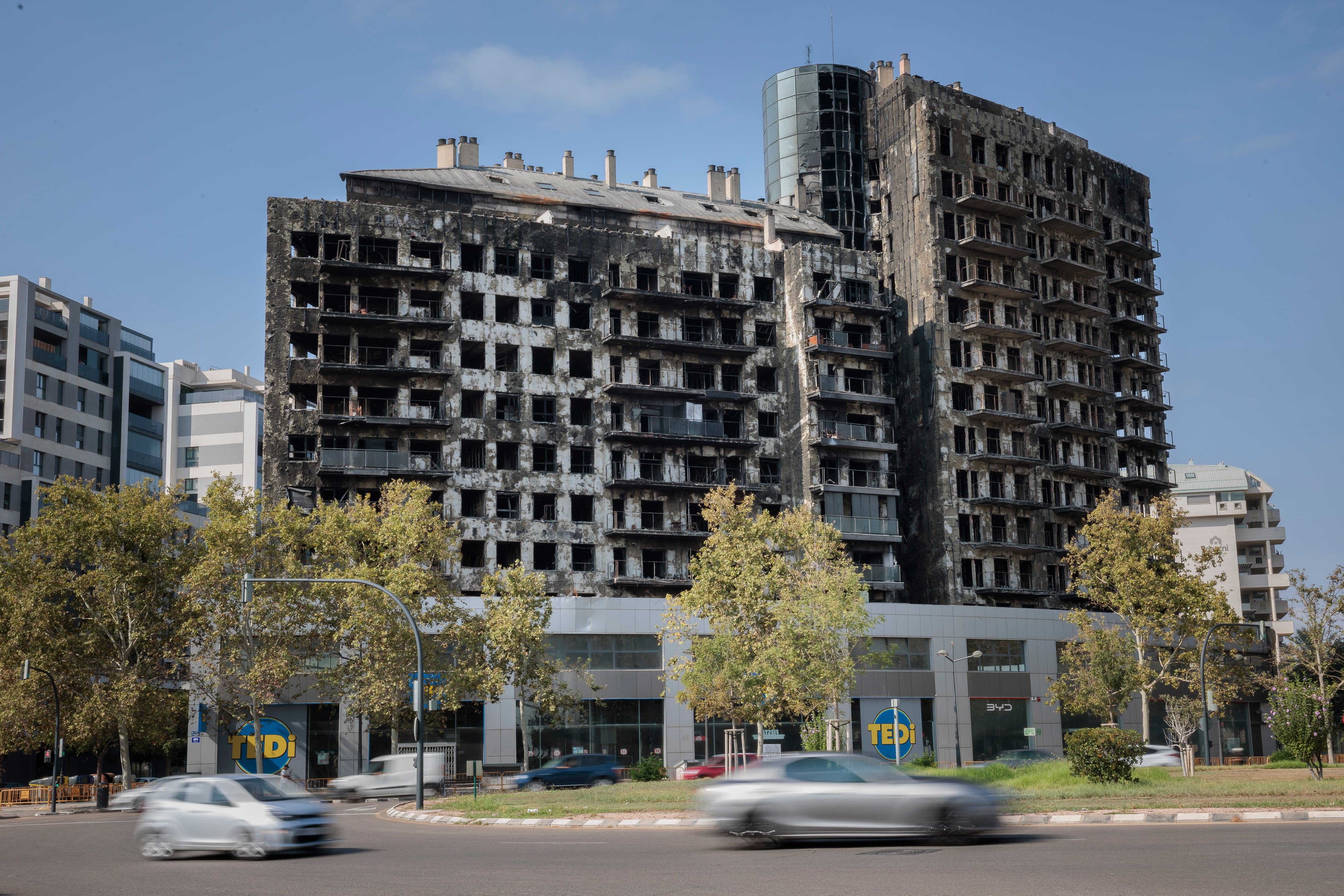 Seis meses del incendio del edificio de Campanar en Valencia: “Queremos saber por qué se desarrolló tan rápido”