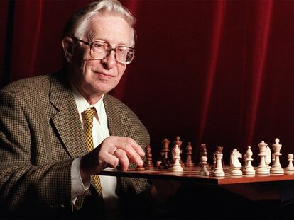 Vasili Smyslov, en 1997.