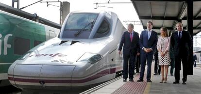 D'esquerra a dreta, Antonio Silván, Mariano Rajoy, Ana Pastor i Juan Vicente Herrera, en la inauguració de l'AVE a Lleó.