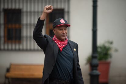 Además de líderes mundiales y ex jefes de Estado, a la ceremonia también han asistido personalidades como el músico Tom Morello, guitarrista de la banda Rage Against the Machine, quien en su discurso ha declarado que Estados Unidos "también comparte la culpa" por lo ocurrido hace 50 años en Chile, y que "el espíritu de Víctor Jara (víctima de la dictadura) vive en cada una de las notas musicales" que ha interpretado.