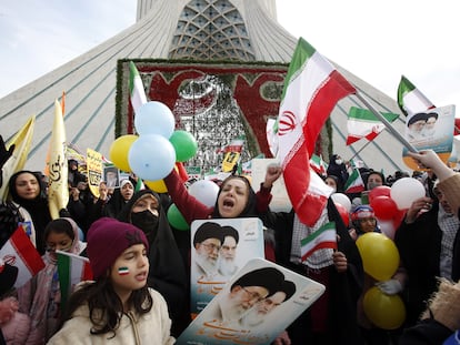 Mujeres iraníes conmemoran el 44º aniversario de la Revolución, el 11 de febrero de 2023 en Teherán.