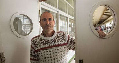 El profesor Vicente Manzano en la Facultad de Psicología de Sevilla.