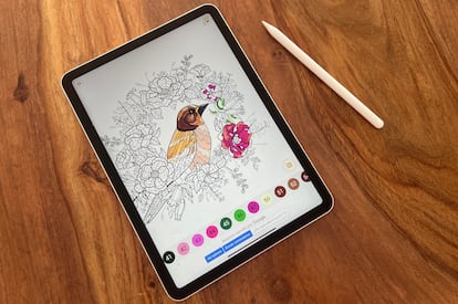 El nuevo iPad Air (2022) con el Apple Pencil de 2ª generación.