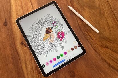 El nuevo iPad Air (2022) con el Apple Pencil de 2ª generación.