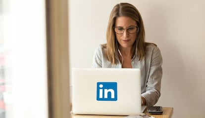 Buscar empleo a través de Linkedin.