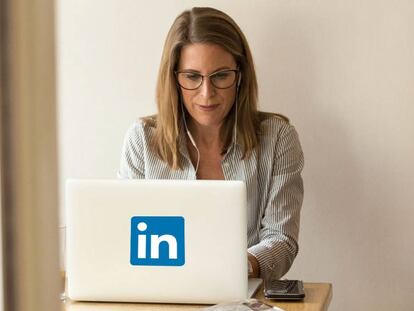 Linkedin estrena un sello para indicar que buscas trabajo, ¿sabes cómo activarlo?