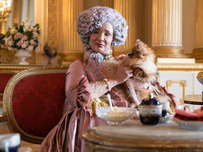 La actriz Golda Rosheuvel interpreta a la reina Carlota de Inglaterra en la serie 'Los Bridgerton'.