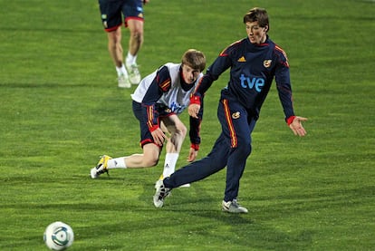 Fernando Torres pide el balón durante el entrenamiento del martes con la selección española.