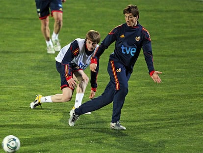 Fernando Torres pide el balón durante el entrenamiento del martes con la selección española.