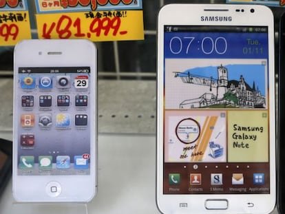 Apple y Samsung batallan en los tribunales por las patentes.