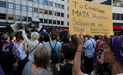 Concentración en Madrid por la mujer que se suicidó este mes de mayo tras la difusión de sus vídeos íntimos.