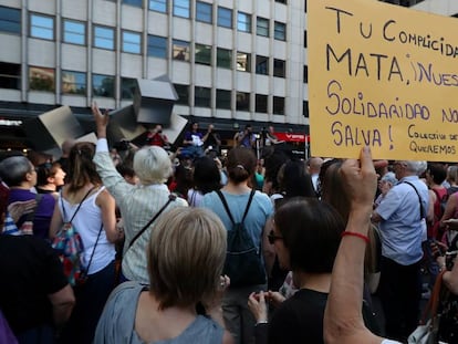 Concentración en Madrid por la mujer que se suicidó este mes de mayo tras la difusión de sus vídeos íntimos.