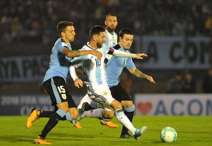 Messi durante el partido ante Uruguay.