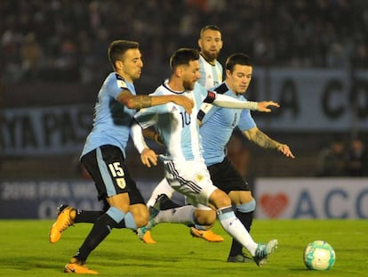 Messi durante el partido ante Uruguay.