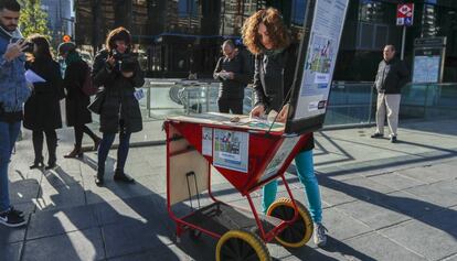 Uno de los carritos con los que el Ayuntamiento proporciona información