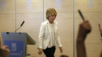 Esperanza Aguirre comparece para anunciar su dimisión como portavoz del PP en el Ayuntamiento de Madrid.