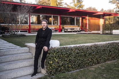 El arquitecto Diego Gronda, en su casa de Puerta de Hierro (Madrid)