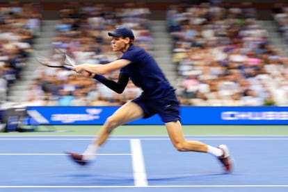 Jannik Sinner, durante la segunda semifinal de este viernes, contra Auger-Aliassime.