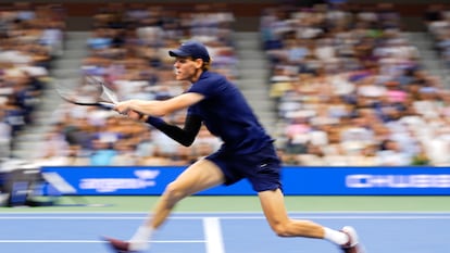 Jannik Sinner, durante la segunda semifinal de este viernes, contra Auger-Aliassime.
