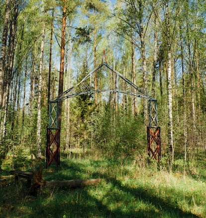 Un arco de la victoria soviético en la zona de Porkkala, territorio finlandés cedido entre 1944 y 1956 a la URSS, que lo utilizó para montar una gran base militar. 