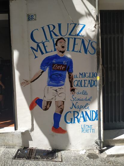 Mural de Mertens en Nápoles.