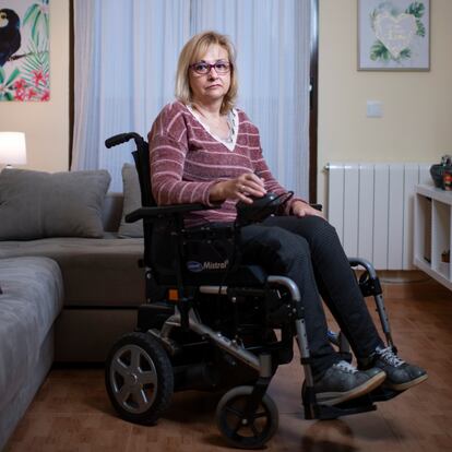 DVD 1044  Madrid  11/03/2021

Retratos a Alicia Resino, tiene una enfermedad neurodegenerativa  y necesita ayuda en sus necesidades diarias, usa silla de ruedas.


Foto: Inma Flores
