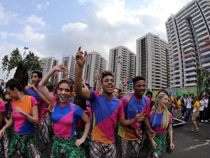 Un grupo de bailarines en la Villa Olímpica de Río de Janeiro.