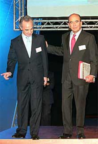 Corcóstegui y Botín, durante una convención del banco.