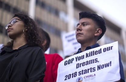 Inmigrante durante una protesta en Los Ángeles