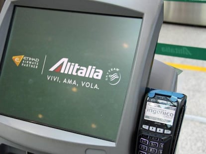 Atlantia rescatará Alitalia si encuentra un socio que asuma la gestión