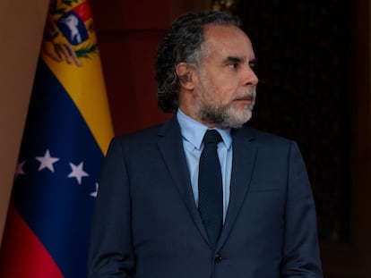 Armando Benedetti retratado en el Palacio de Miraflores, en Caracas, momentos antes de una entrevista con Nicolás Maduro, en agosto de 2022.