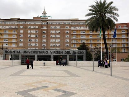 El hospital Virgen del Rocío de Sevilla, a donde fue trasladada la víctima de la agresión. 