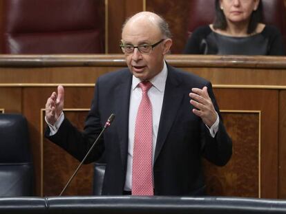 El ministro de Hacienda, Crist&oacute;bal Montoro, en el Congreso.