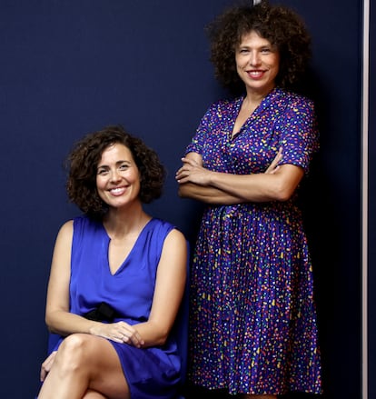 Las periodistas de EL PAÍS Ana Fuentes y Silvia Cruz Lapeña.