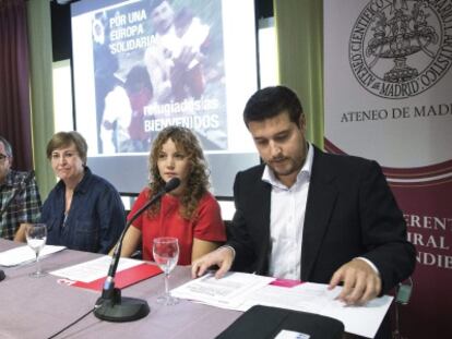 De izquierda a derecha, Juan López de Uralde (Equo), Cayo Lara (IU), Ramón Gorriz (CCOO), Almudena Fontecha (UGT), Eva Matarín (PSOE) y Jorge Alexandre (UPyD), este jueves.