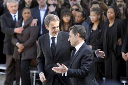 José Luis Rodríguez Zapatero y Nicolas Sarkozy, durante los funerales por Jean-Serge Nérin, el policía asesinado por ETA.