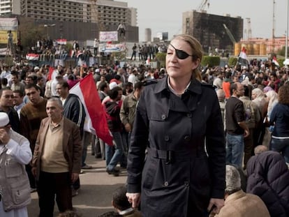 Marie Colvin: las batallas personales y profesionales de una corresponsal de guerra