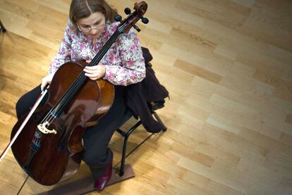 Luiza Nancu, violonchelo.