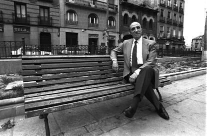 Jos&eacute; Sazatornil, en la plaza de la Cebada de Madrid. 