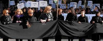 Manifestación celebrada ayer en Valladolid bajo el lema <i>Ante la violencia no hay palabras</i>.